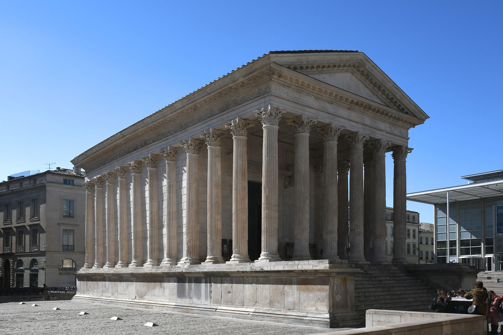 Maison Carrée, Nîmes (Photo license: CC BY 2.0)